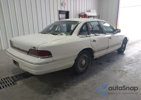 1994 Ford Crown Victoria Lx z USA, uszkodzony, nr VIN 2FALP74W8RX100089